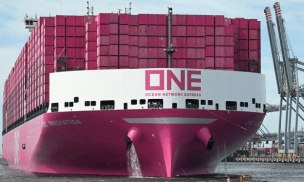 Roze containerreus One Innovation arriveert