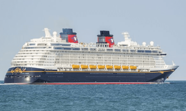 Disneyprimeur in haven van Rotterdam