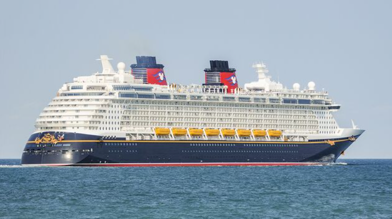 Disneyprimeur in haven van Rotterdam