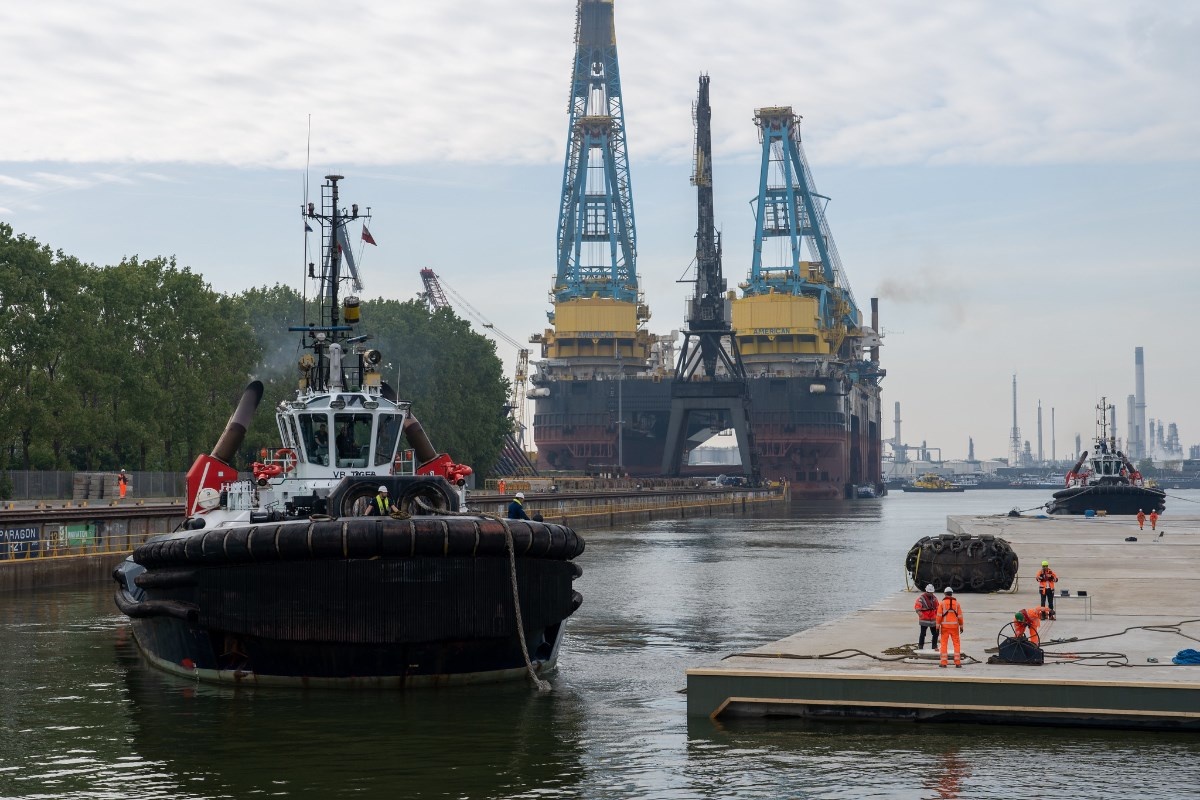 Voorbereidingen voor afzinken tunneldelen