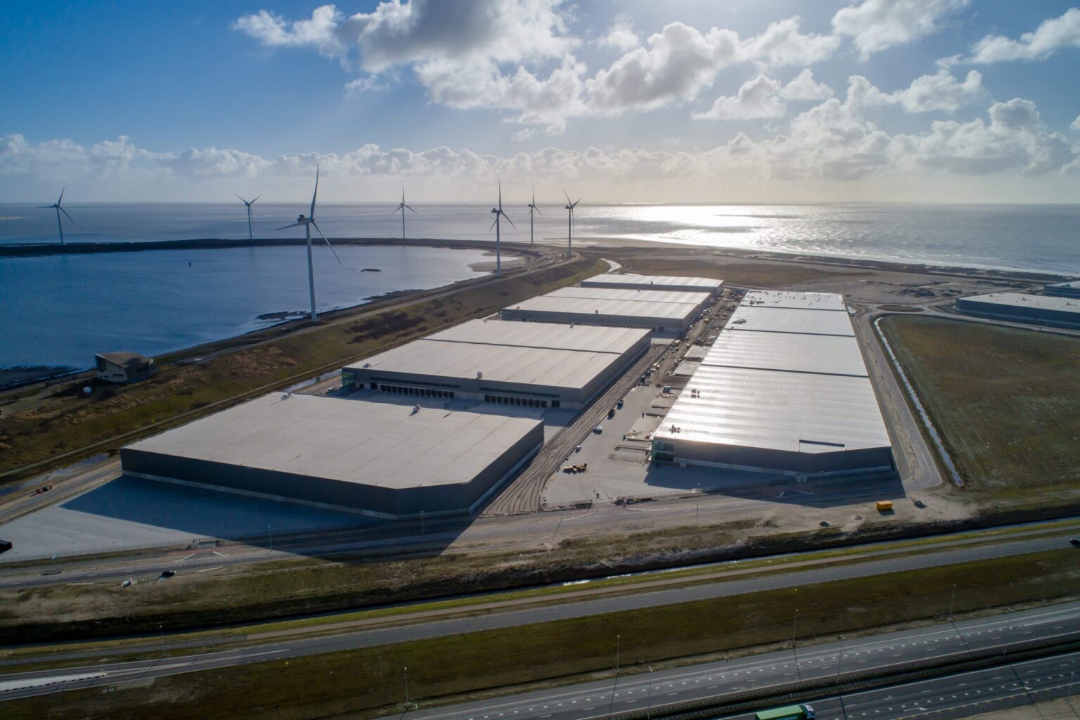 Smartlog Maasvlakte volledig verhuurd