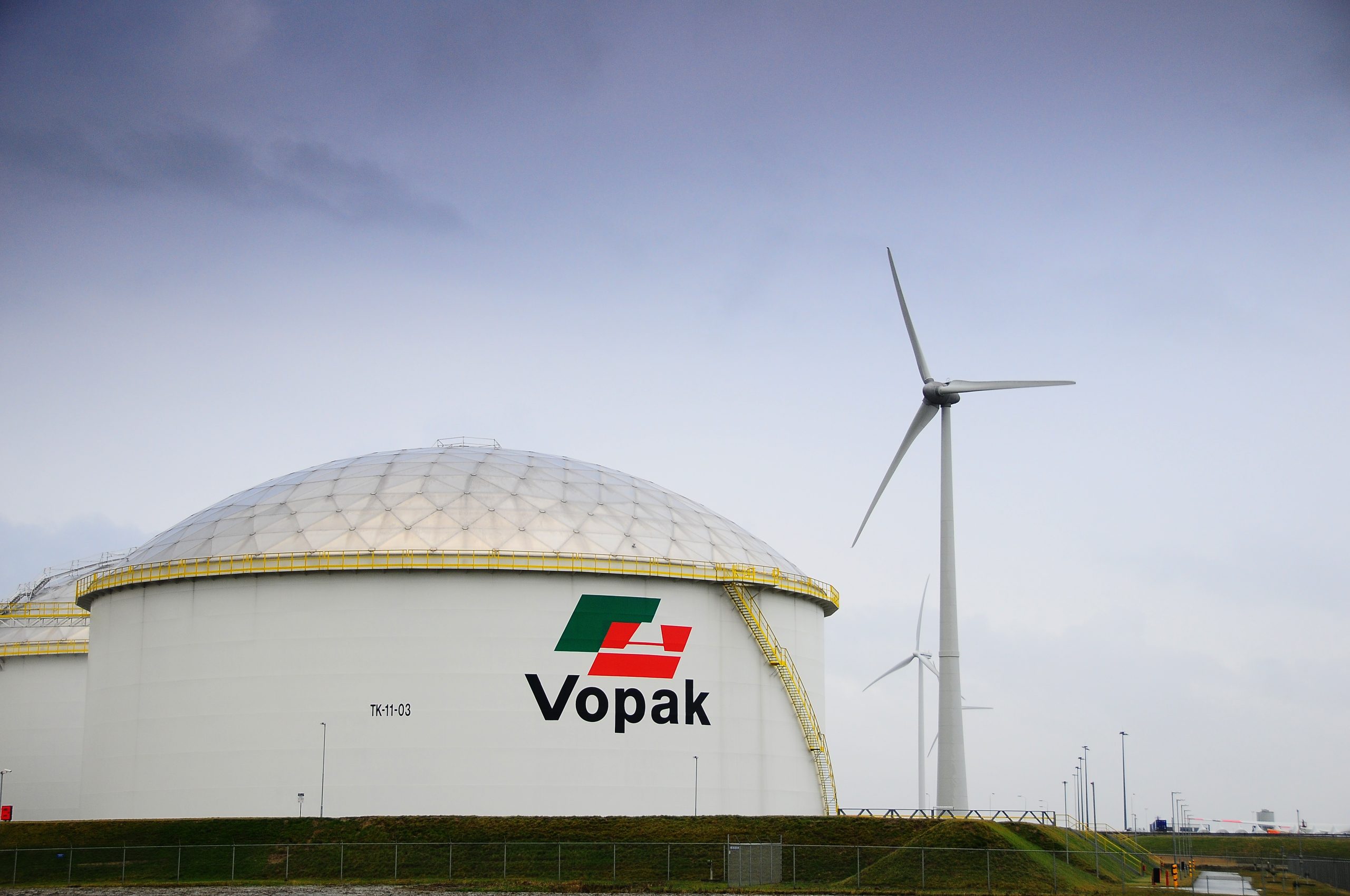 Vopak verkoopt Rotterdamse terminals