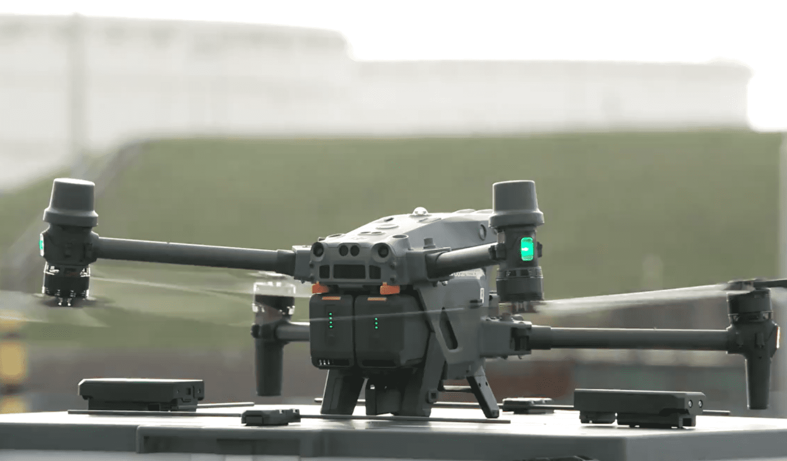 Shell Innovation Strategy Drones Drone inspecteert tankdaken bij Shell - Europoort Kringen Magazine