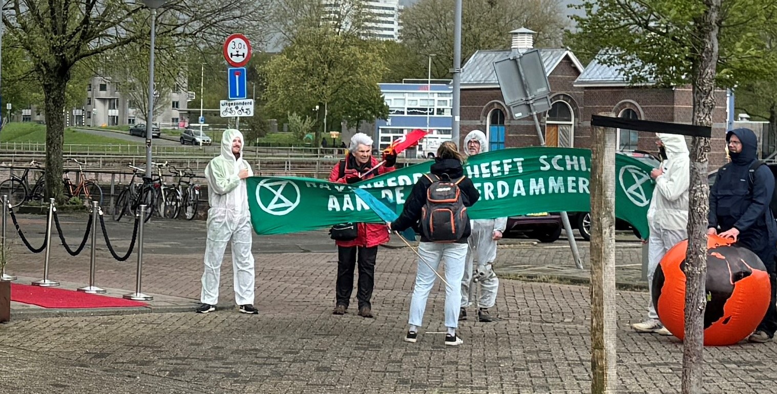 Protest Extinction Rebellion bij Havencongres