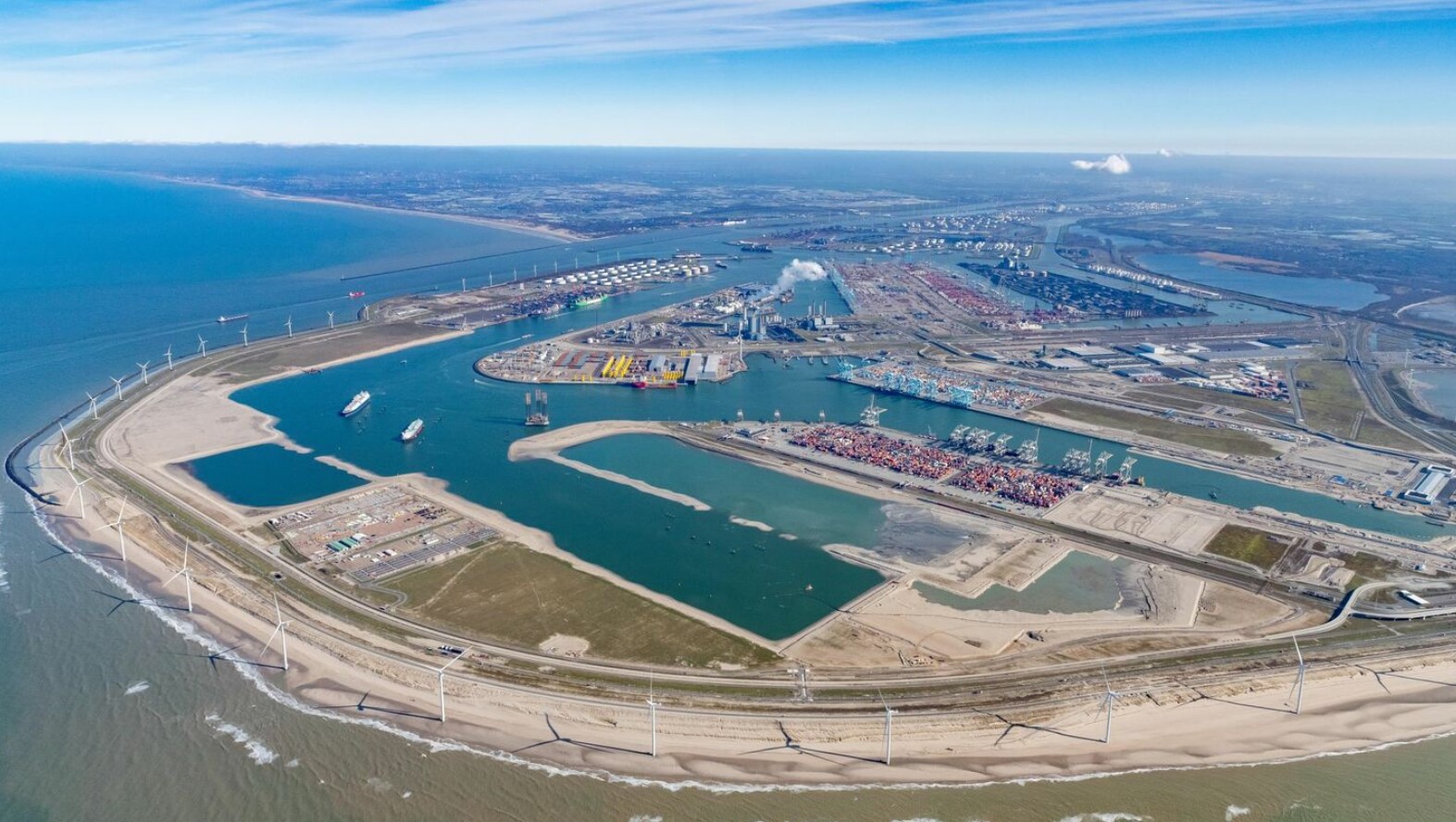 Electrolyser op de Maasvlakte