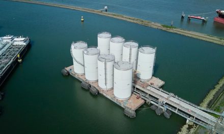 Opslagtanks geplaatst bij LBC