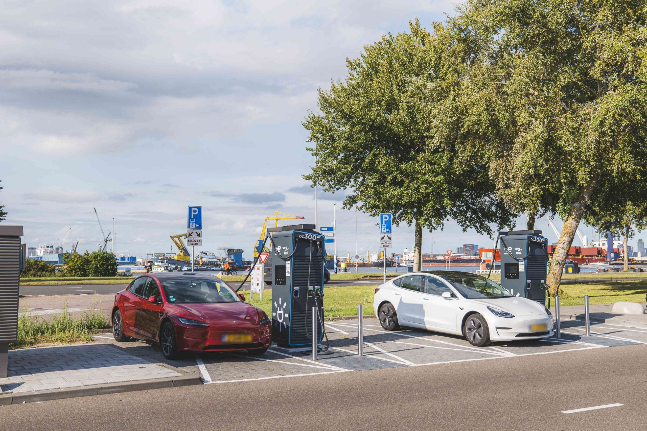 20 nieuwe snellaadpunten in Rotterdam