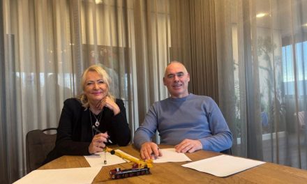 Mammoet doet overname