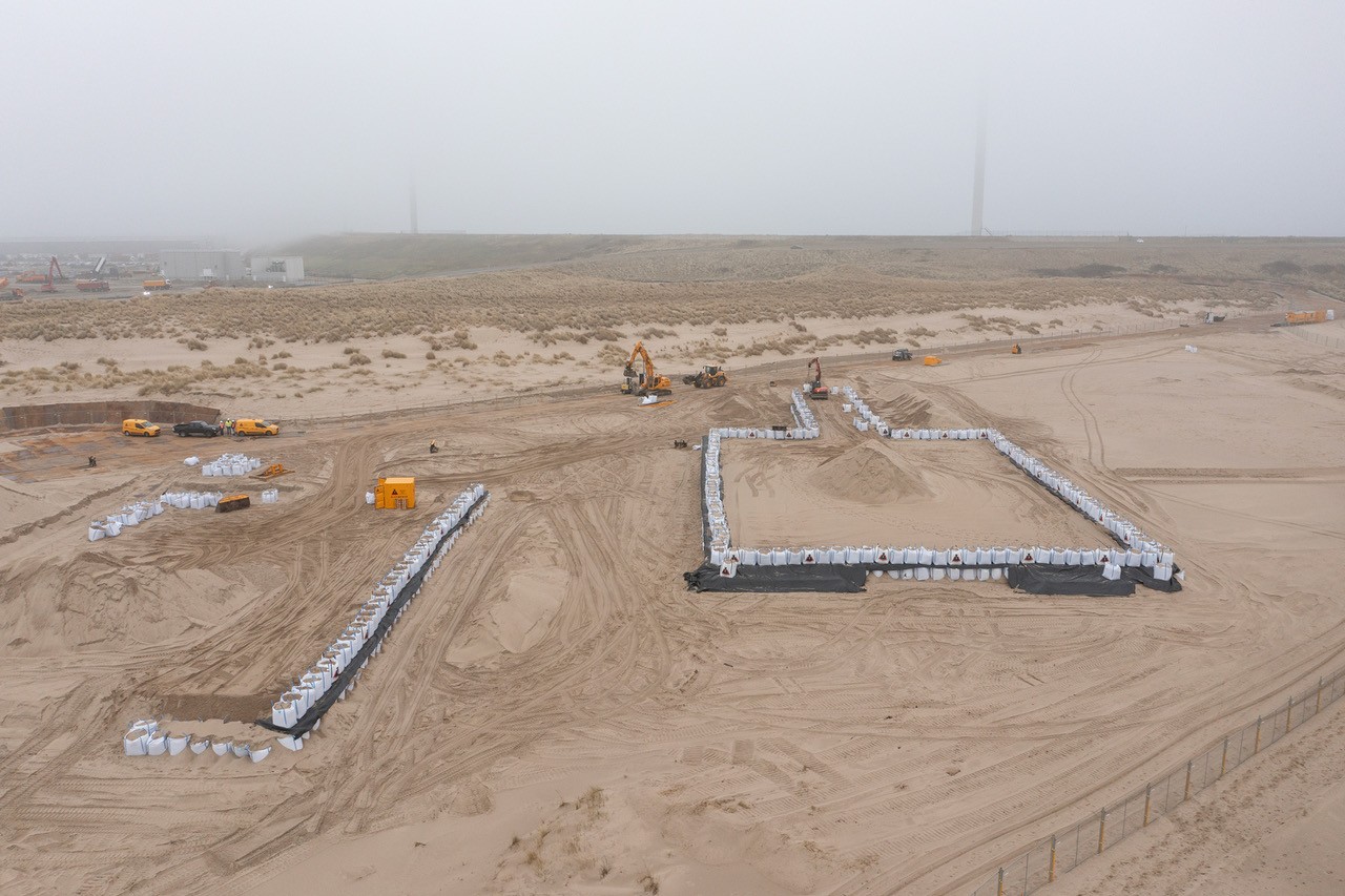 Tijdelijke werkterreinen op strand Maasvlakte