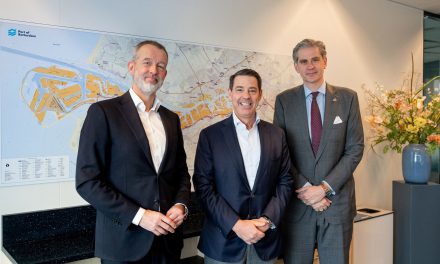 Amerikaanse ambassadeur doet Rotterdam aan