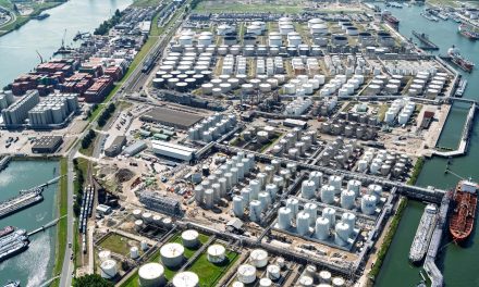 Overslag haven Rotterdam licht gedaald