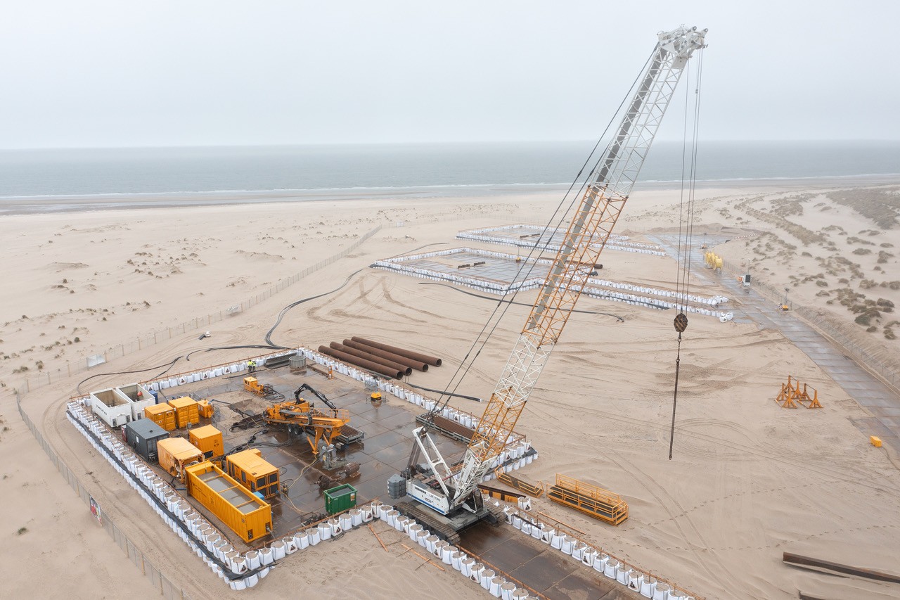 Start boringen op strand Maasvlakte