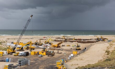 Mantelbuizen gelegd, tijdelijke bouwkuipen volgen